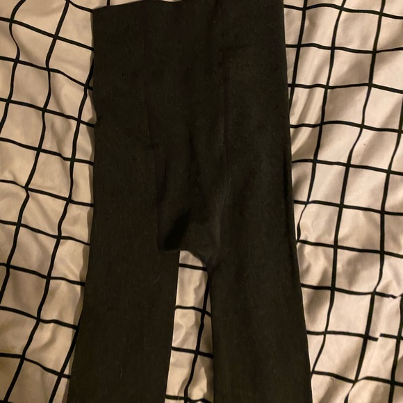 b1 pair black, 1 pair grey tights - Picture 5 of 8